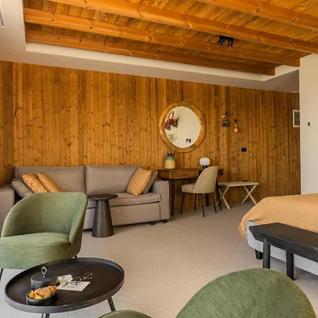 The Pines Bucegi 5*